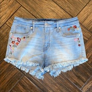 HIGH RISE SHORTS